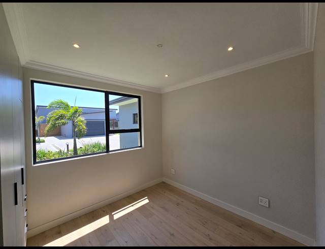 3 BEDROOM HOUSE FOR SALE IN NEW SALT ROCK CITY